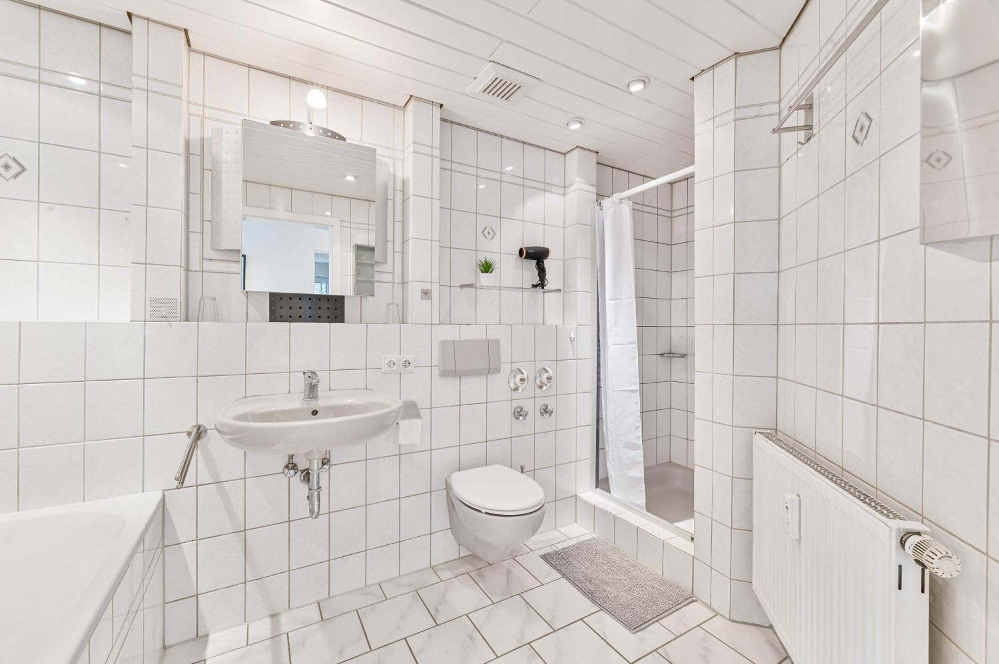 Sunshine - 4 Personen Airport Messe Mit Tg-Garage Apartment Ostfildern Exterior photo